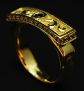 Italian gold rings for jewellery distribution in the American jewels market